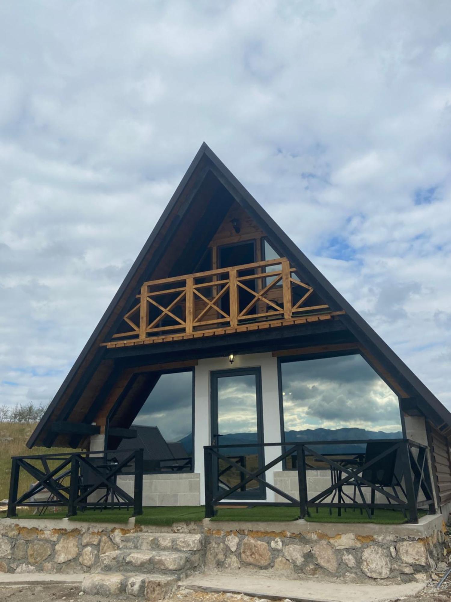 Runolist Chalet Zabljak  Luaran gambar