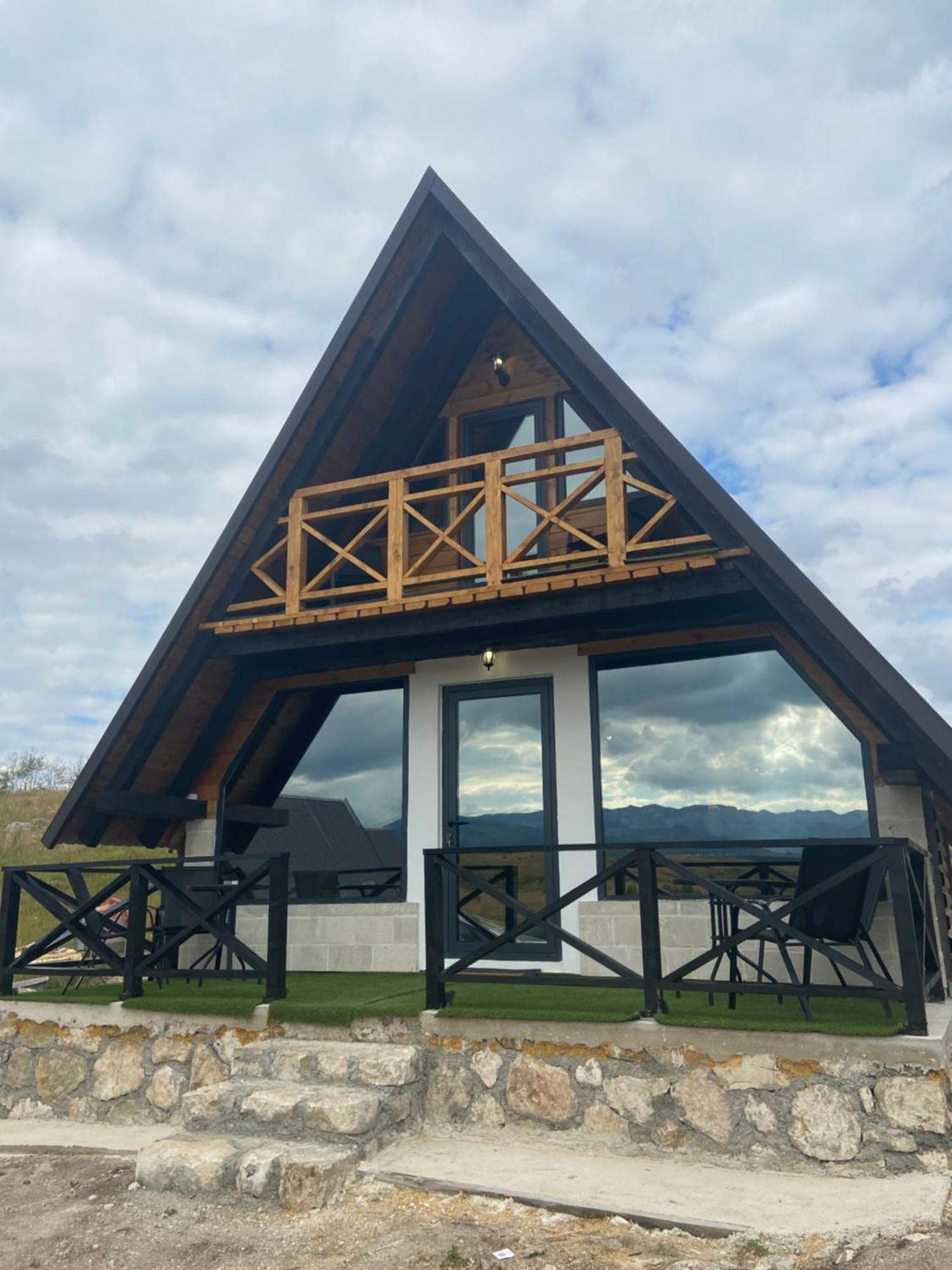 Runolist Chalet Zabljak  Luaran gambar