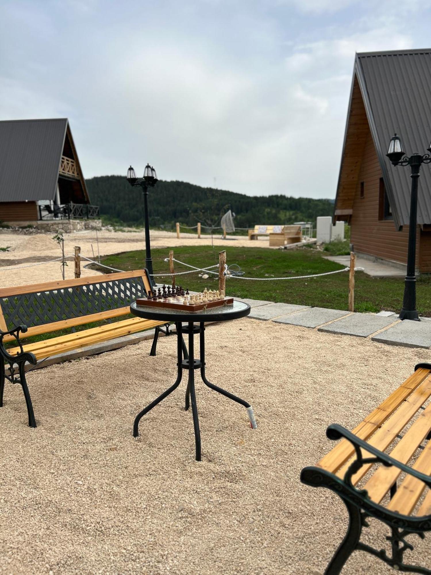Runolist Chalet Zabljak  Luaran gambar