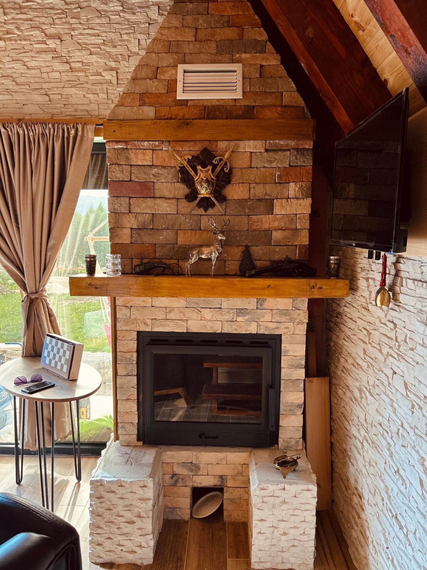 Runolist Chalet Zabljak  Luaran gambar