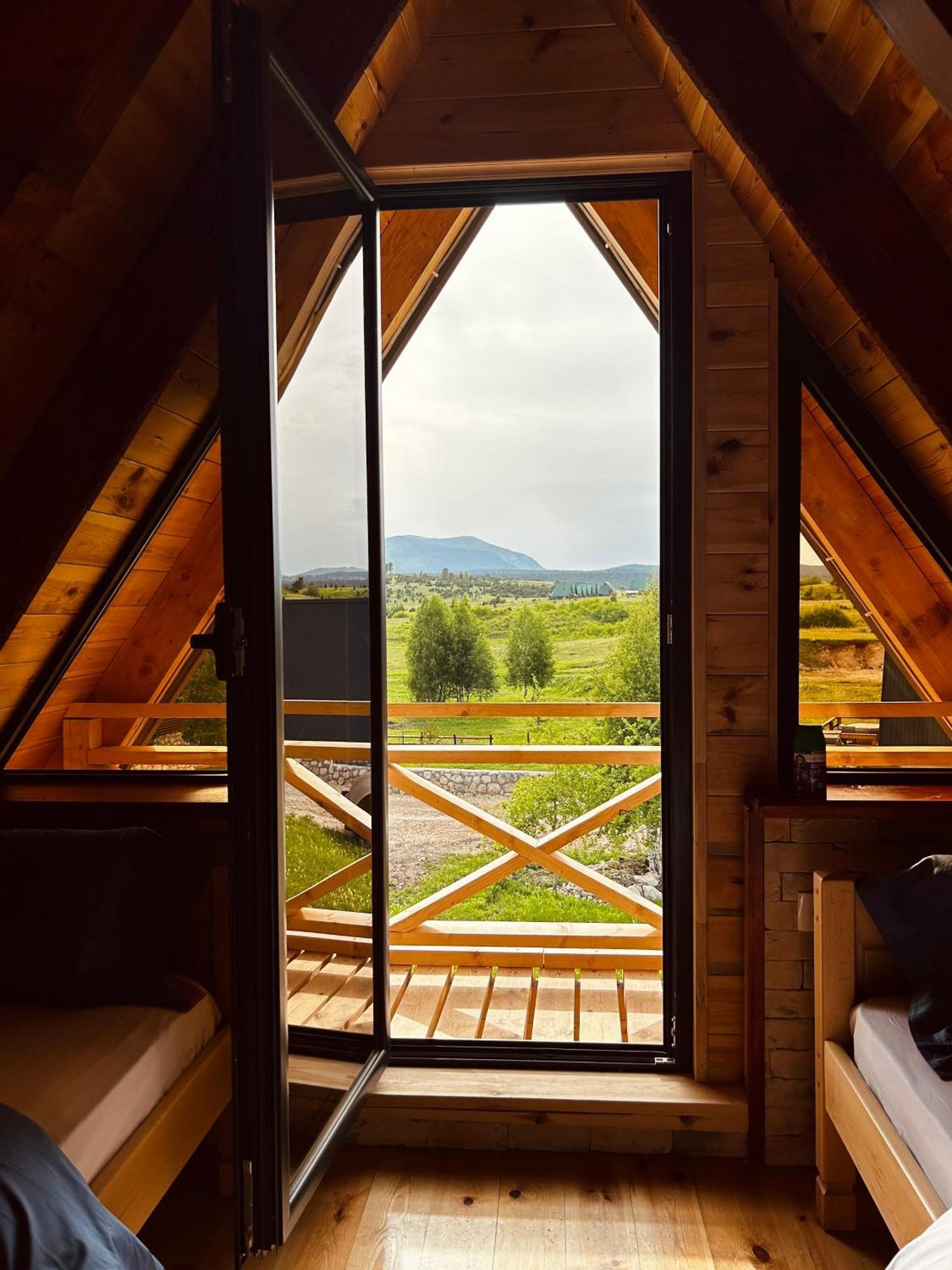 Runolist Chalet Zabljak  Luaran gambar