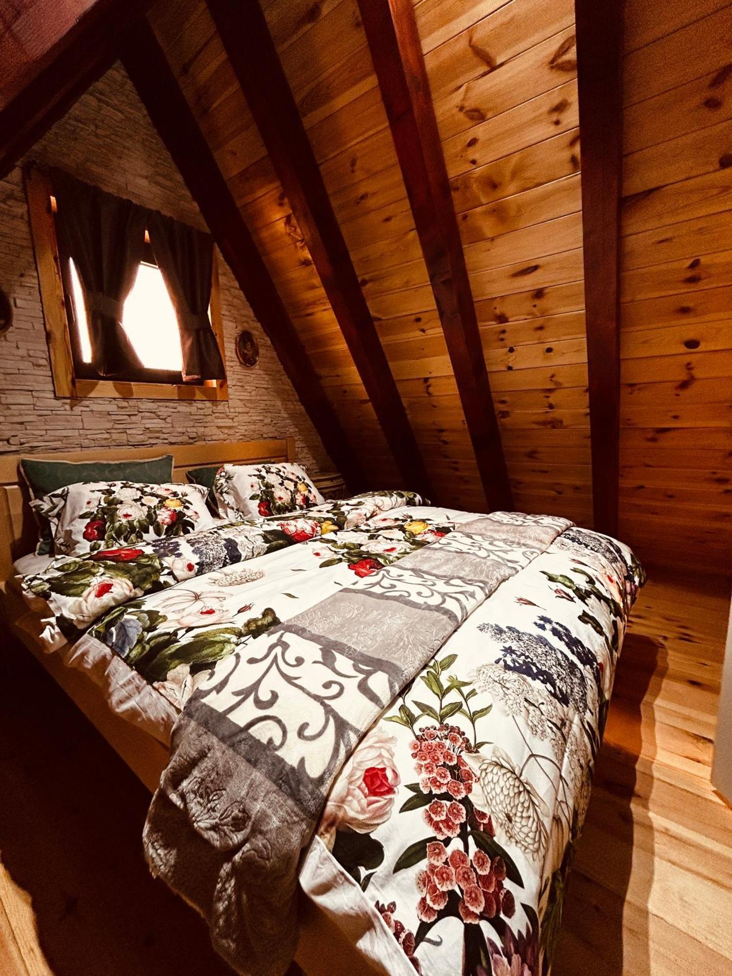 Runolist Chalet Zabljak  Luaran gambar