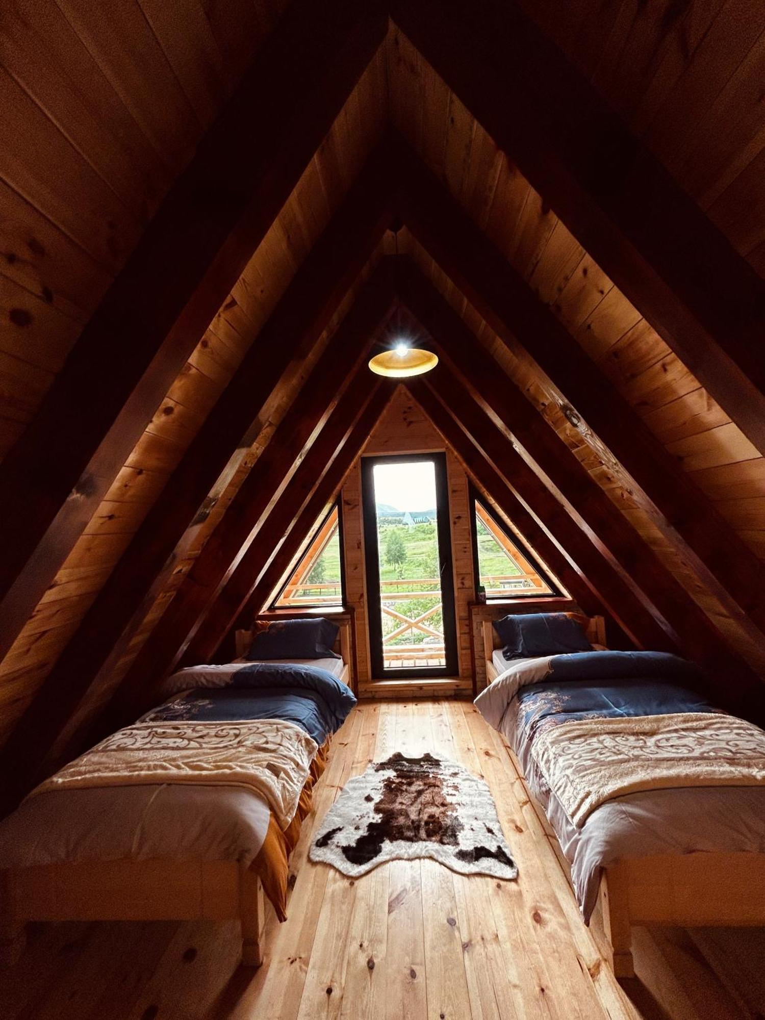 Runolist Chalet Zabljak  Luaran gambar