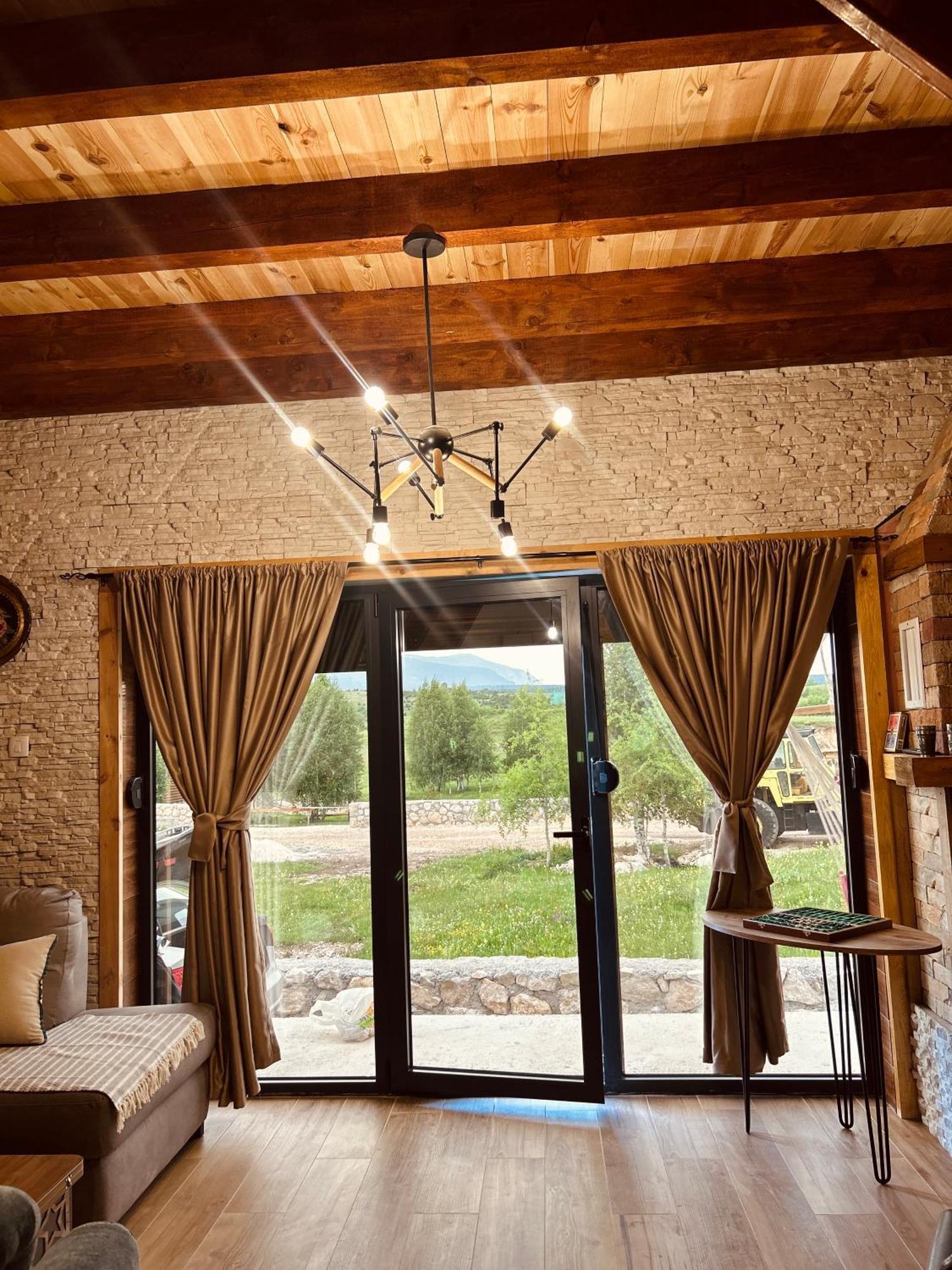 Runolist Chalet Zabljak  Luaran gambar