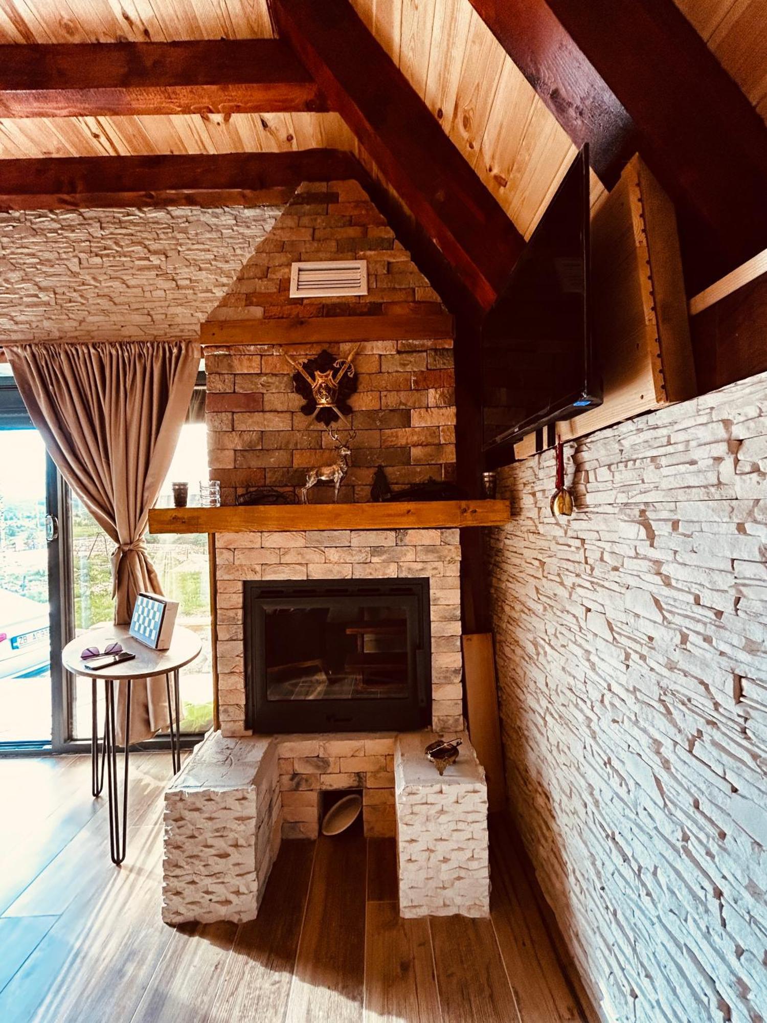 Runolist Chalet Zabljak  Luaran gambar